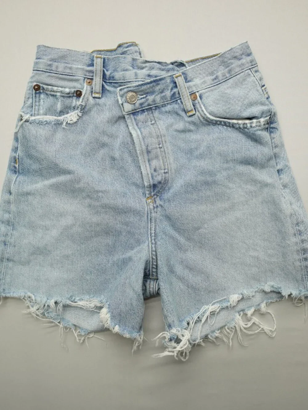 AGOLDE Criss Cross Jean Shorts in Symbol Size 23 - Picture 4 of 12